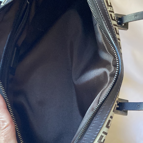 Fendi bag Beige Zucchino-Print Canvas authentic pre-owned. Comes w/sleeper bag. - Picture 9 of 12